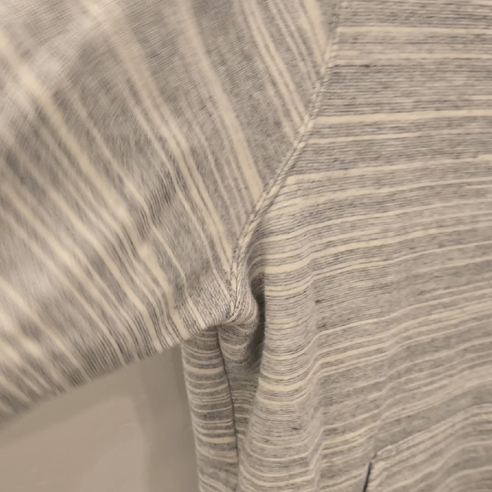 Carhartt Heathered Gray Hoodie - Picture 5 of 10